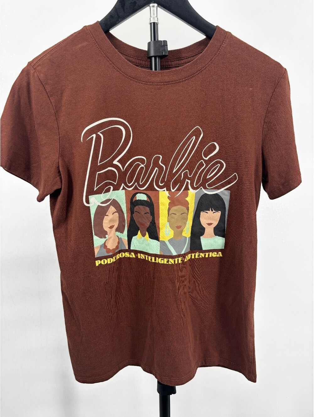 Barbie Empowerment Graphic T Shirt XS Brown Poderosa Inteligente Autentica